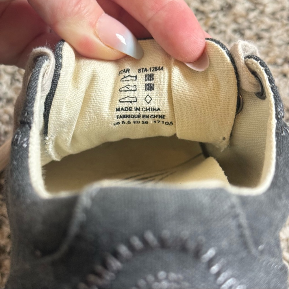 Taos Star Charcoal Gray Washed Canvas Lace up Sneaker Shoes Womens Size 5.5 - Picture 8 of 12
